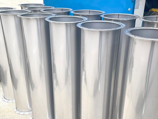 如何解決不銹鋼焊接風(fēng)管的環(huán)境通風(fēng)問(wèn)題