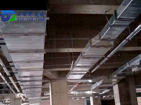 上海市那里有白鐵皮通風(fēng)管道加工廠-大世界通風(fēng)廠家直銷